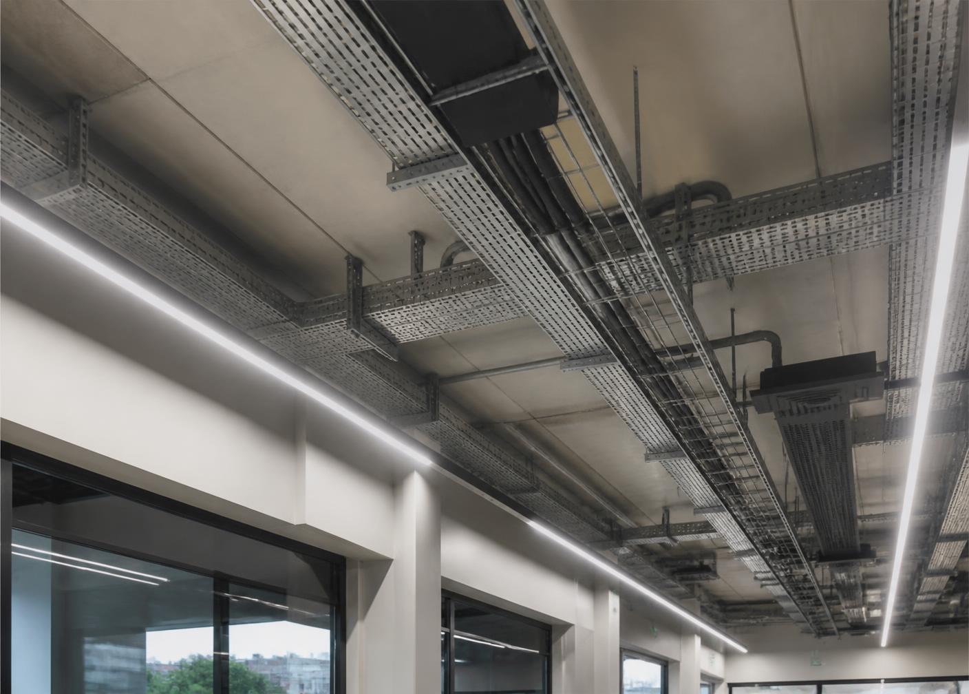Elektrotechnische installatie in bedrijfspand